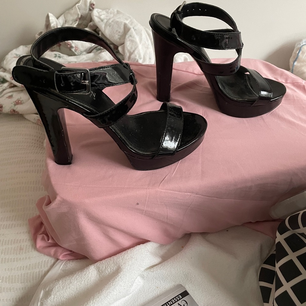 Ralph Lauren Black Patent Leather High heeled Tall Sandals! - Picture 2 of 9